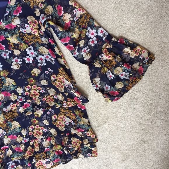 LOVE RICHE Floral Layered Bell Sleeve Ruffle Dress - Picture 3 of 8